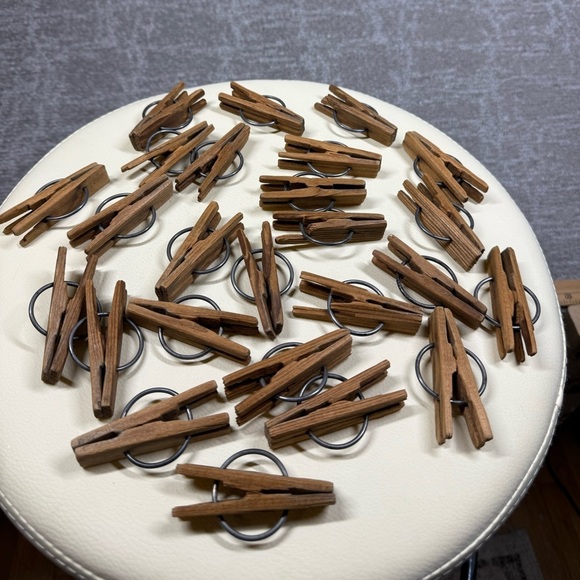 Rare 1800s Wood Clothes Pin Primitive Antique R.E. Hoyt Spring 1887 Set of 25 - Picture 1 of 6